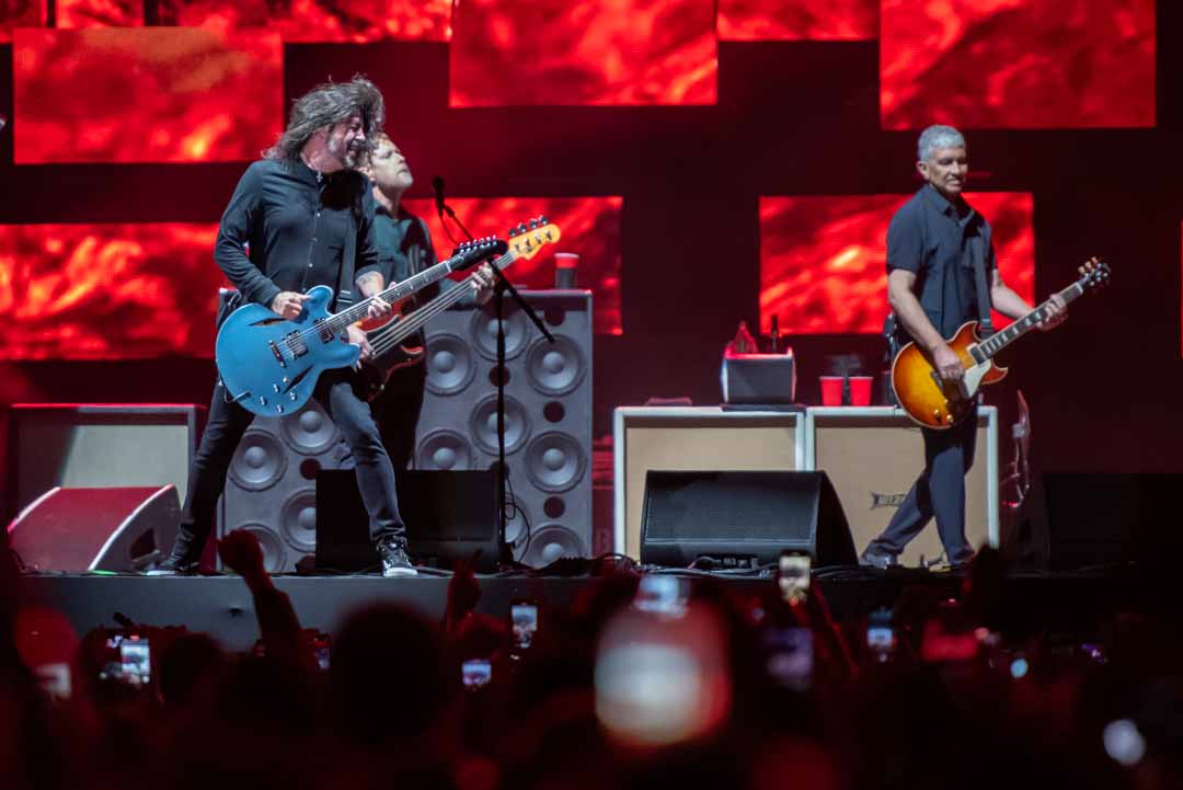 Foo Fighters chega ao Brasil com show em Curitiba antes do The Town;  setlist e fotos