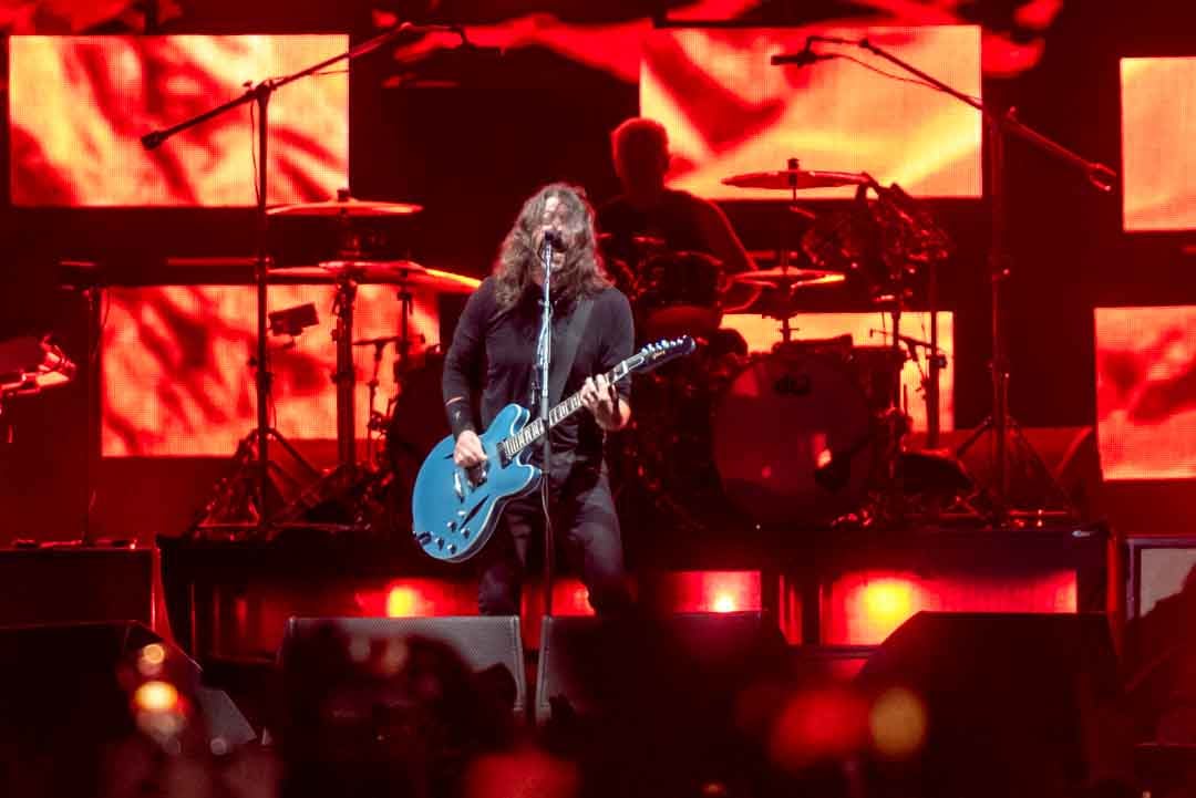 Foo Fighters chega ao Brasil com show em Curitiba antes do The